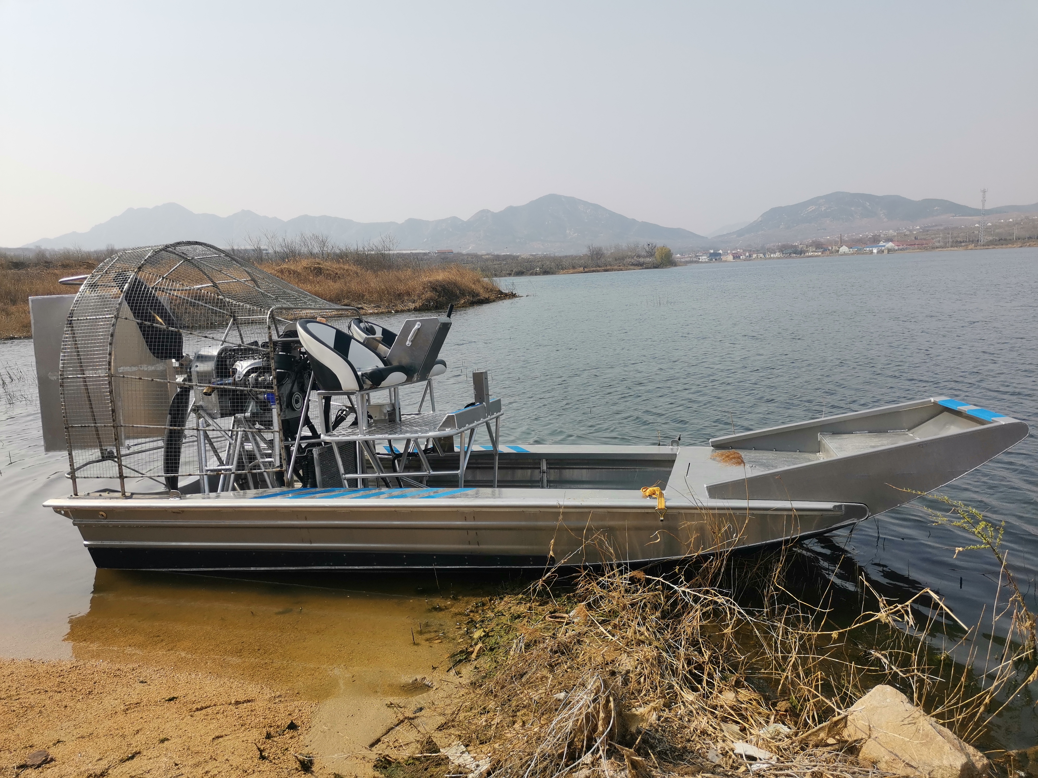 Botes de aluminio personalizados