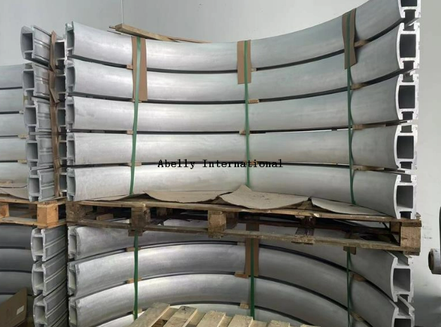 Servicios de doblado de secciones de perfiles de extrusión de aluminio