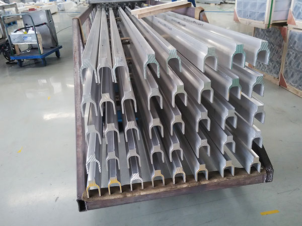 Perfil de aluminio para automotriz