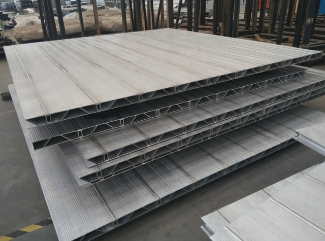 Dique flotante de aluminio a medida para plataforma